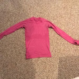 Lululemon pink top